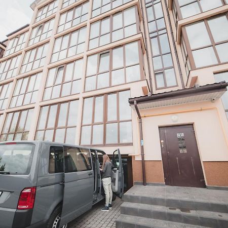 Kostjukowski Apartments Mudroho 12 V Lviv Buitenkant foto