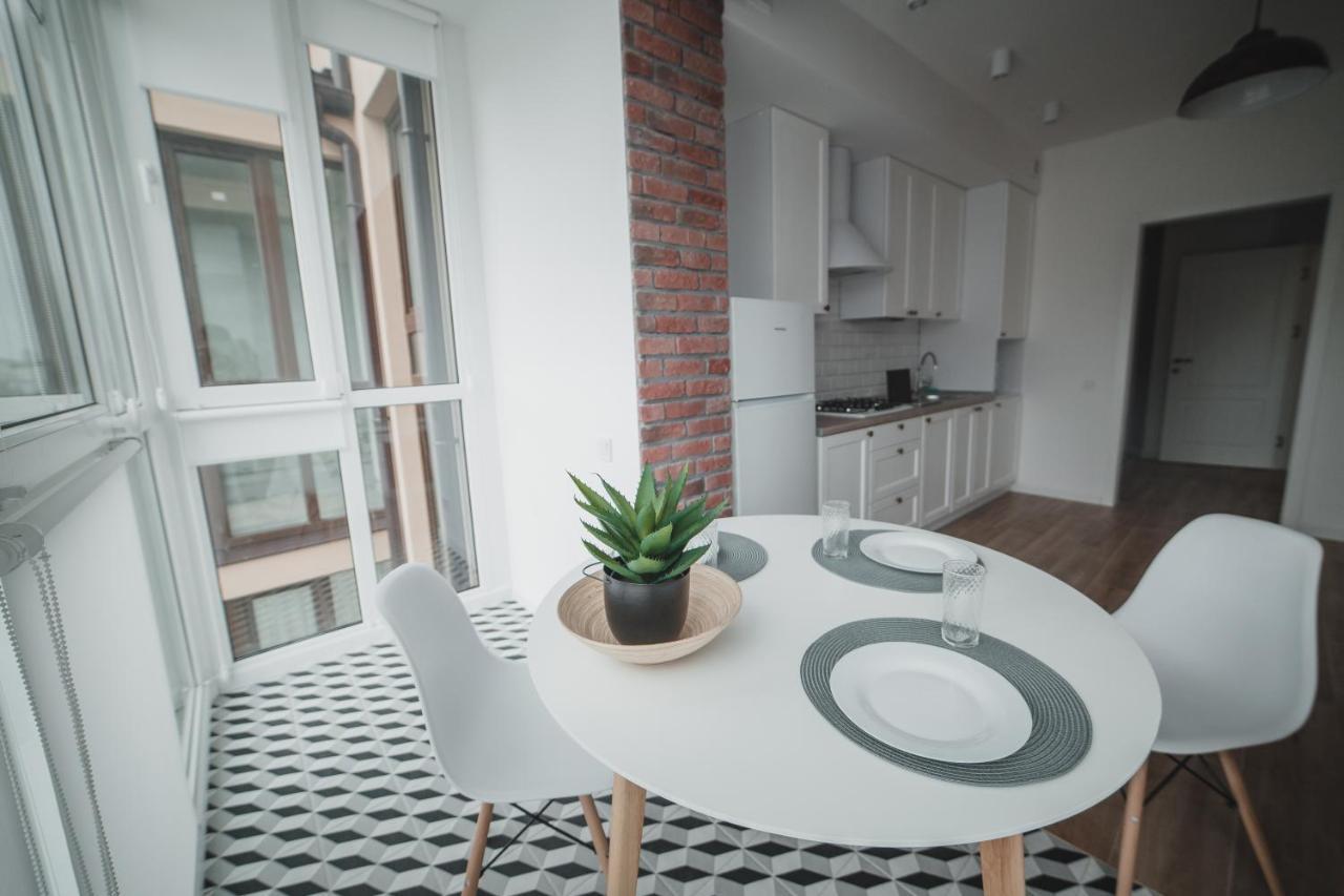 Kostjukowski Apartments Mudroho 12 V Lviv Buitenkant foto